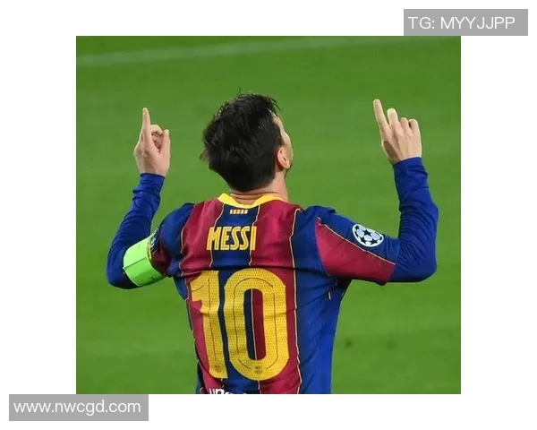 12号足球明星的传奇故事与辉煌成就揭秘