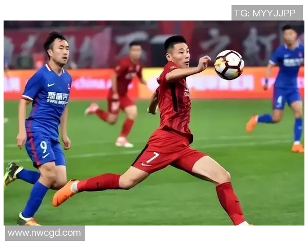 中国血统的足球明星是谁他在国际赛场上的表现如何