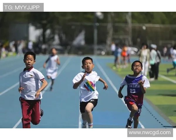 探索小学体育课本中的趣味运动与健康知识提升学生综合素质的有效途径